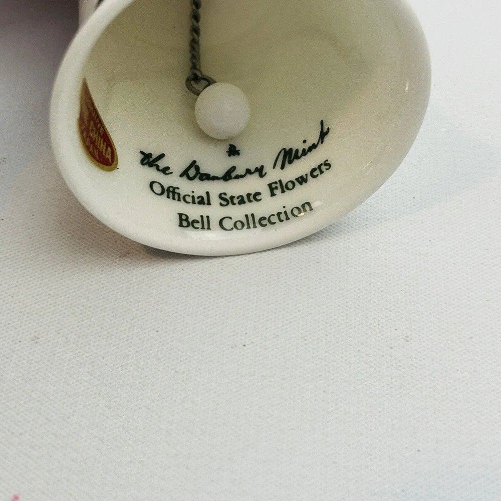 Danbury Mint West Virginia Rhododendron Maximum‎ State Flower Bell Collection